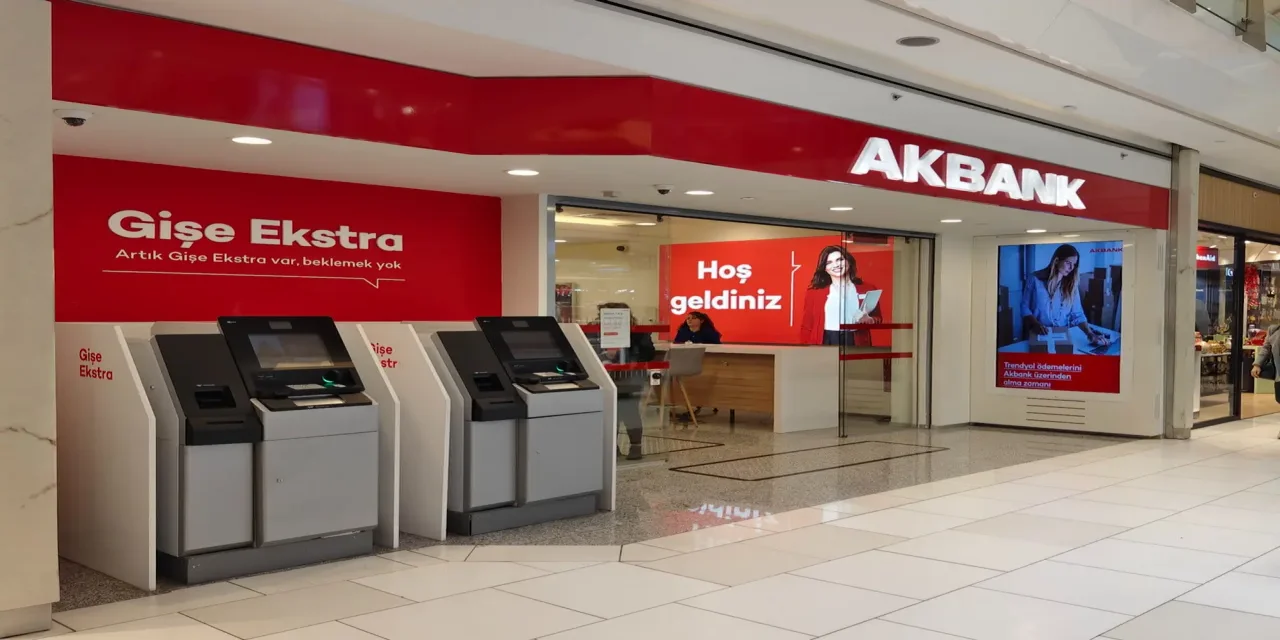 Banka Kartına Tanımlanıyor: Akbank 100.000 TL İhtiyaç Kredisi Başlattı